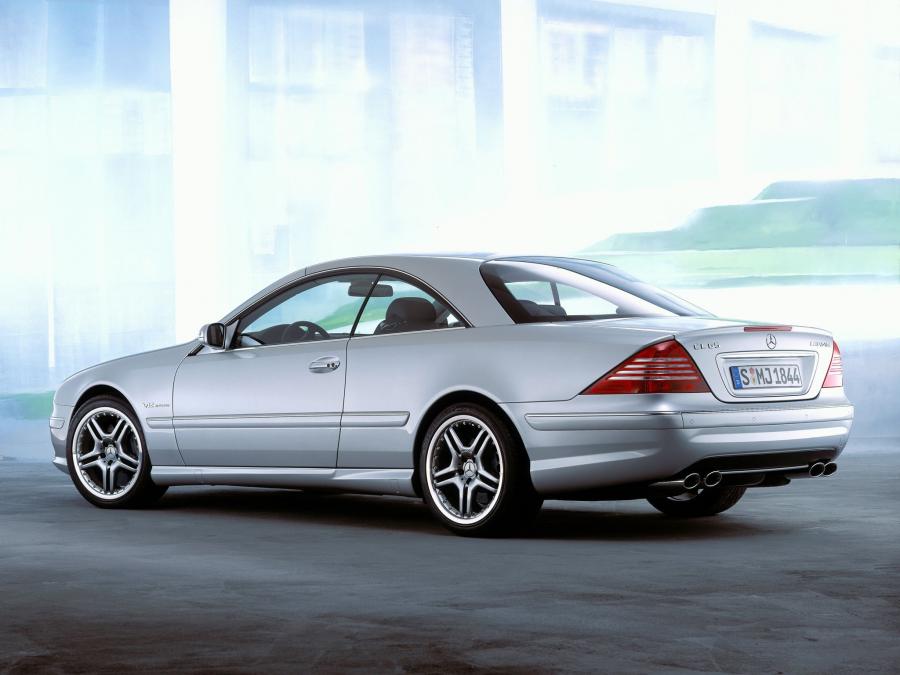  Mercedes-Benz CL65 AMG 2003 года  (фото 2 из 20)